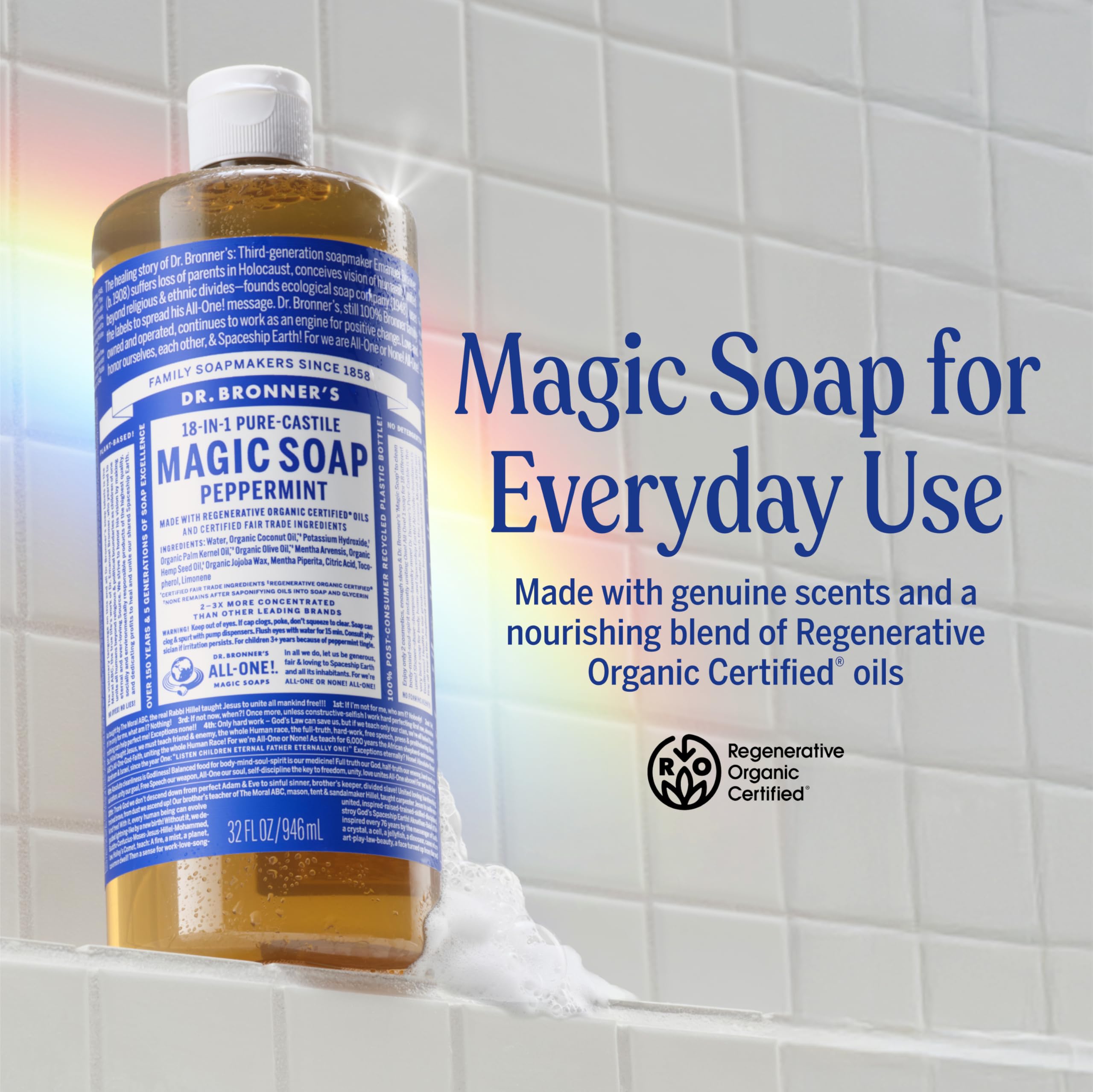 Espuma densa de Dr. Bronner’s Puro-Castile Menta para lavado suave.
