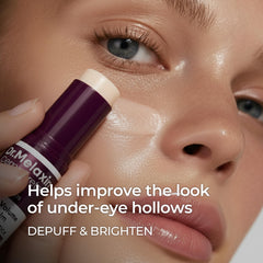 Aplicación precisa en contorno de ojos con Dr.Melaxin Cemenrete Calcium Multi Balm.