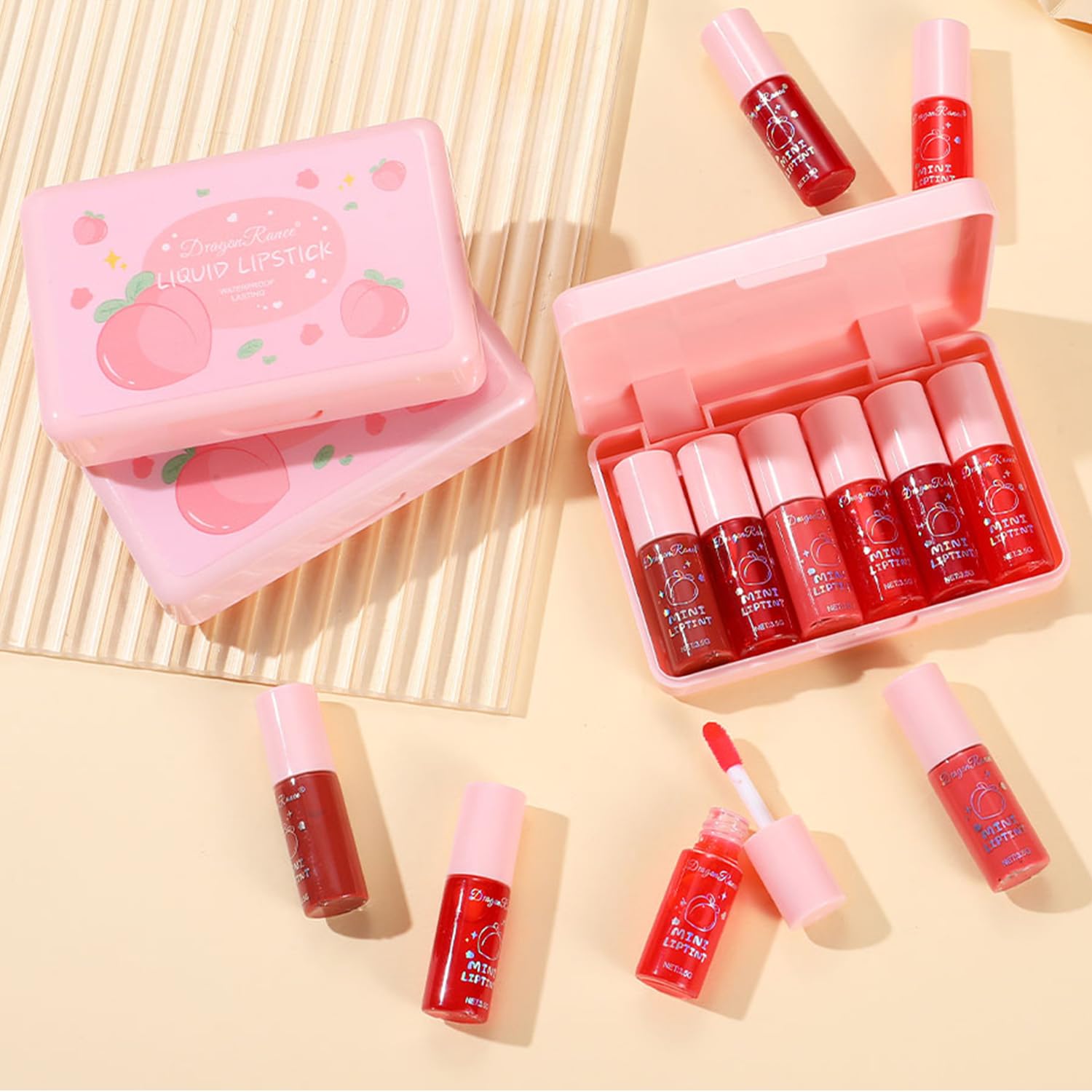 Brillo labial mini coreano Eakroo con acabado suave y cómodo.