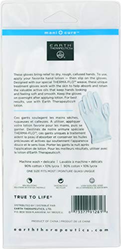 Aplicación de crema en manos con guantes Earth Therapeutics para mayor absorción.