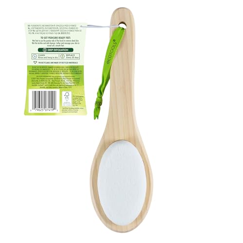 EcoTools cepillo para pies en uso ofrece limpieza suave diaria.