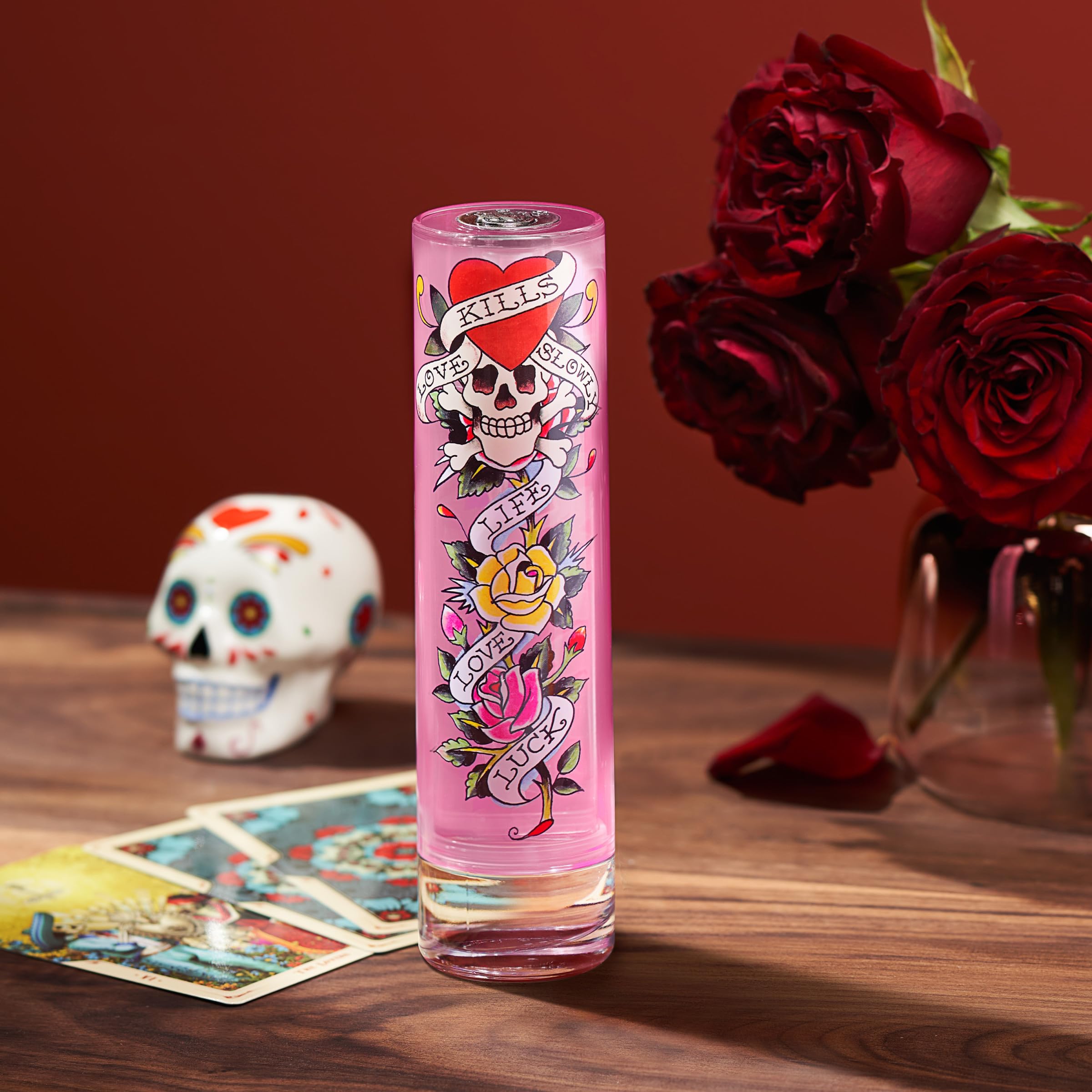 ED HARDY Mujer, aplicación en pulso, duración prolongada durante el día.