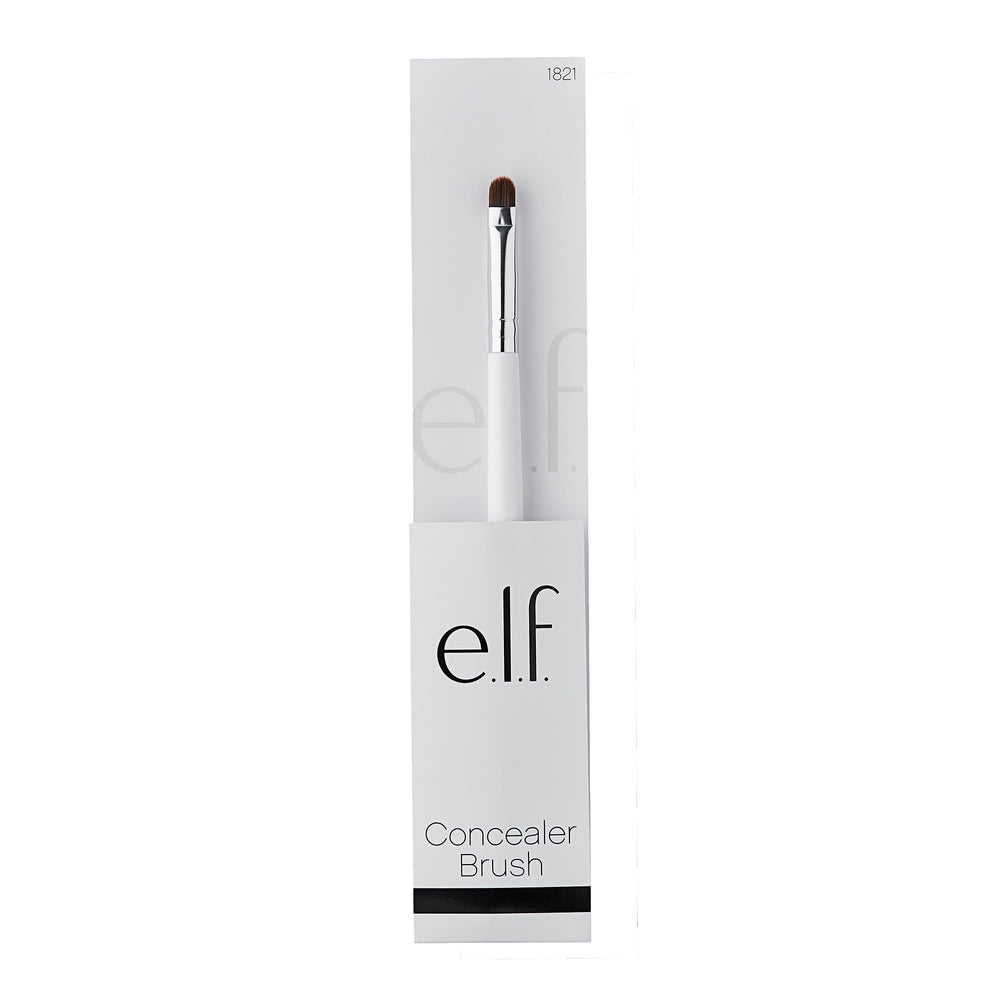 Brocha de e.l.f. con mango ergonómico para uso cómodo.
