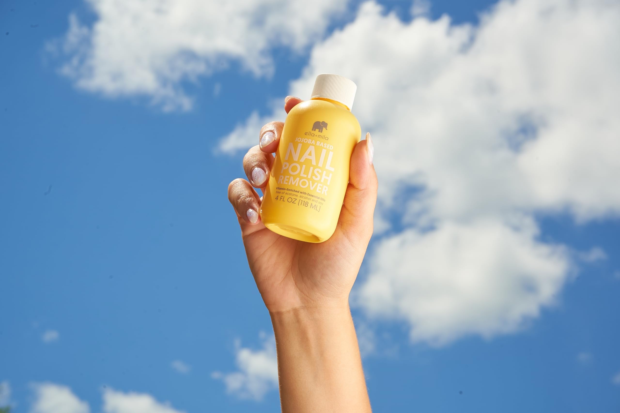 ella+mila Jojoba Nail Polish Remover massage application at home