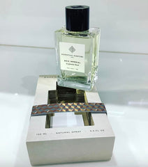 Essential Parfums Bois Imperial EDP, caja y empaque, presentación premium ideal para regalo.
