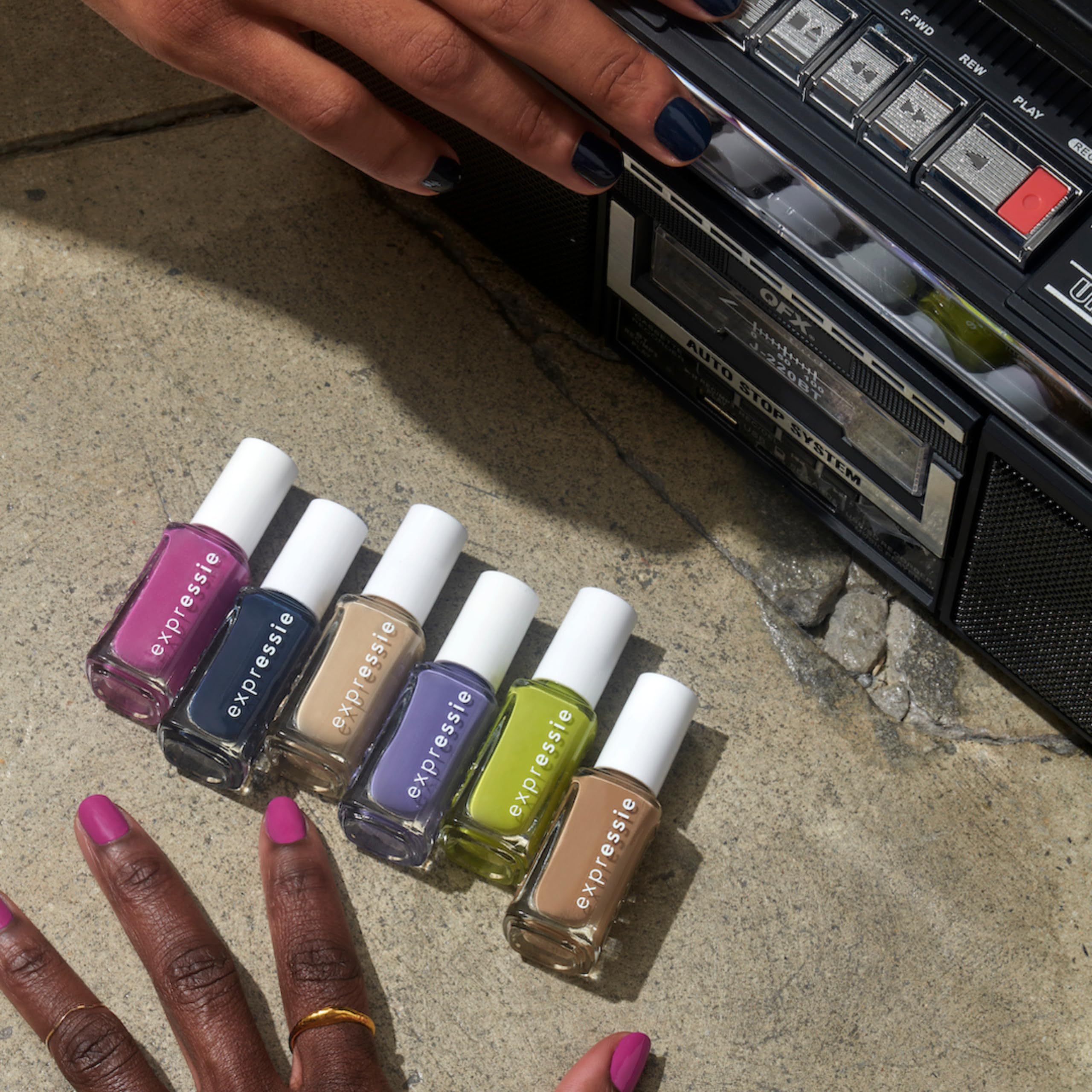 essie expressie acabado crema aporta color liso y suave.