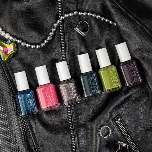 Envase Essie azul, presenta color azul para uñas elegantes.