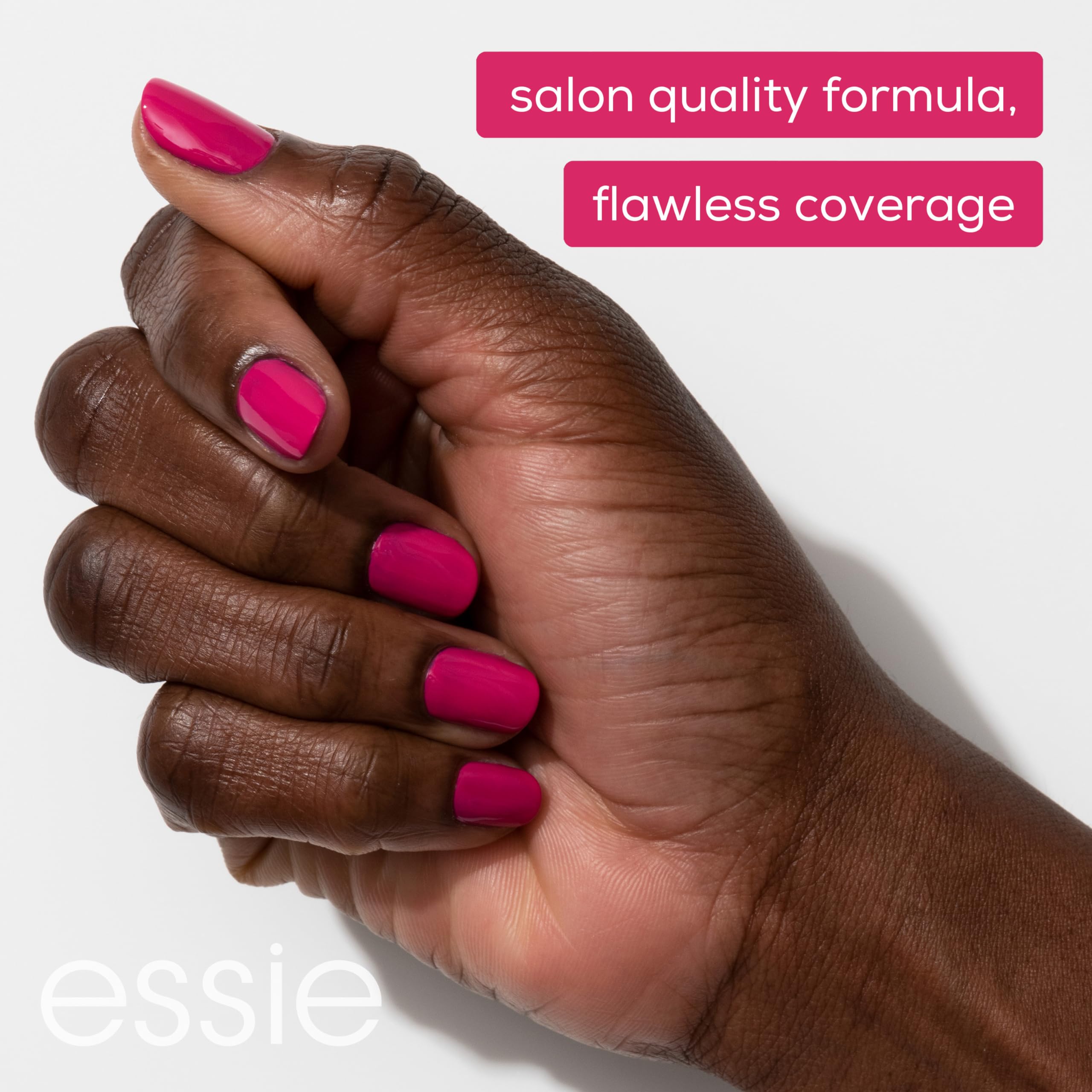 Tono menta azulado de Essie, ideal para looks refrescantes.