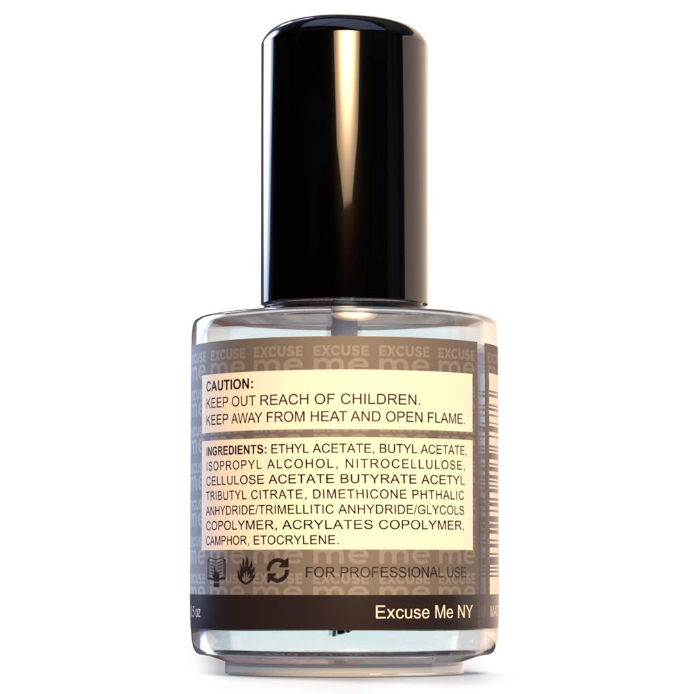 EXCUSE ME: detalle de aplicación en uñas para acabado liso y brillante.