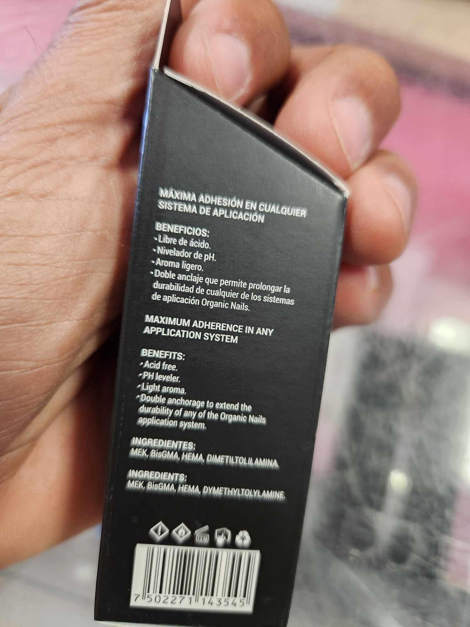 Packaging highlights 10ml bottle and compact design.