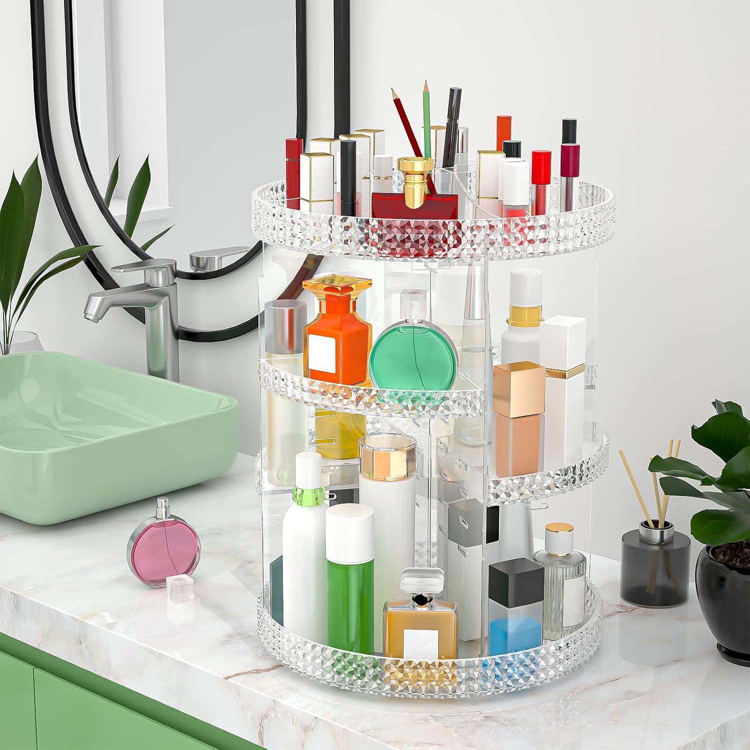 Famitree organiza accesorios de maquillaje para un ritual diario más ordenado.