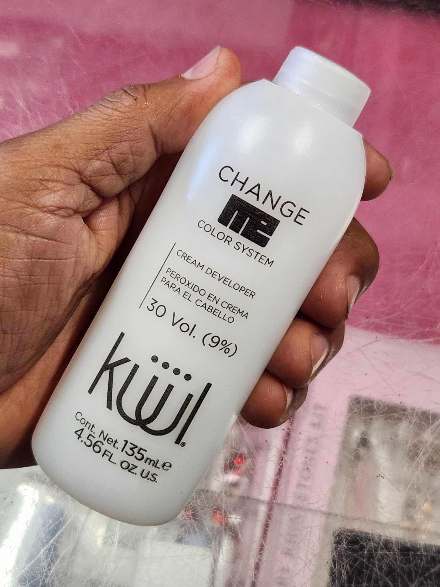 Fantasy Nails Kuul Change Me Peroxide 30 Volume pour stream shows controlled dispensing for smooth application.
