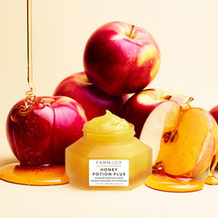Farmacy Honey Potion textura espesa para aplicación suave.