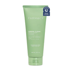 Farmacy limpiador facial cremoso hidrata y limpia suavemente la piel.