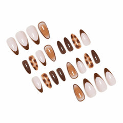 FBABFBUO uñas almendra cortas con brillo para un look elegante.