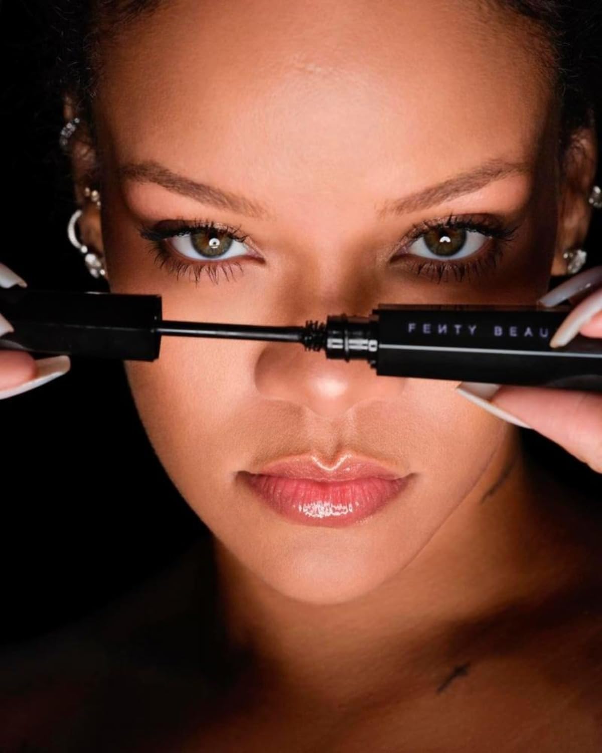 Fenty Beauty Hella Thicc fórmula sedosa para definición