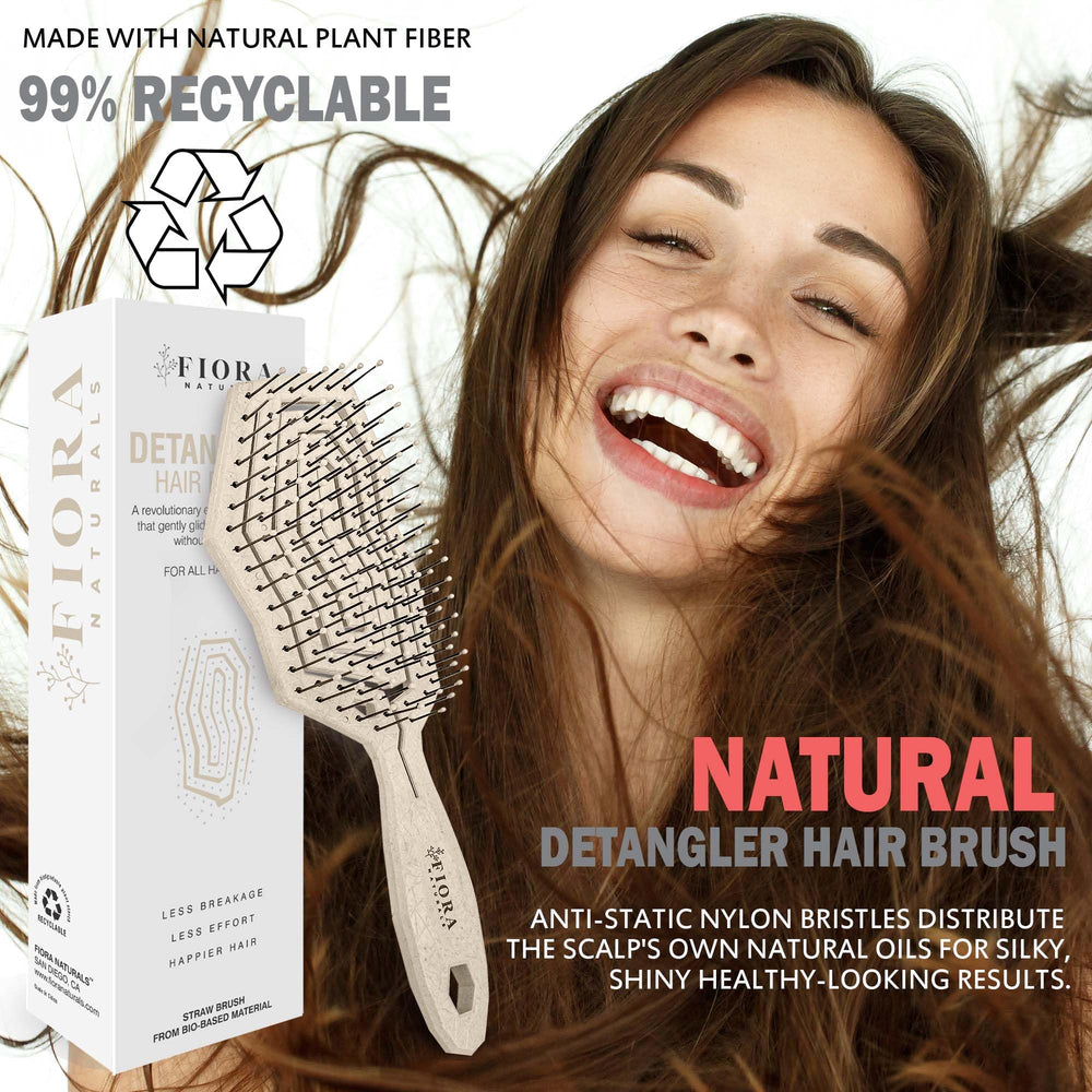Mango ergonómico antideslizante Fiora Naturals facilita el peinado.