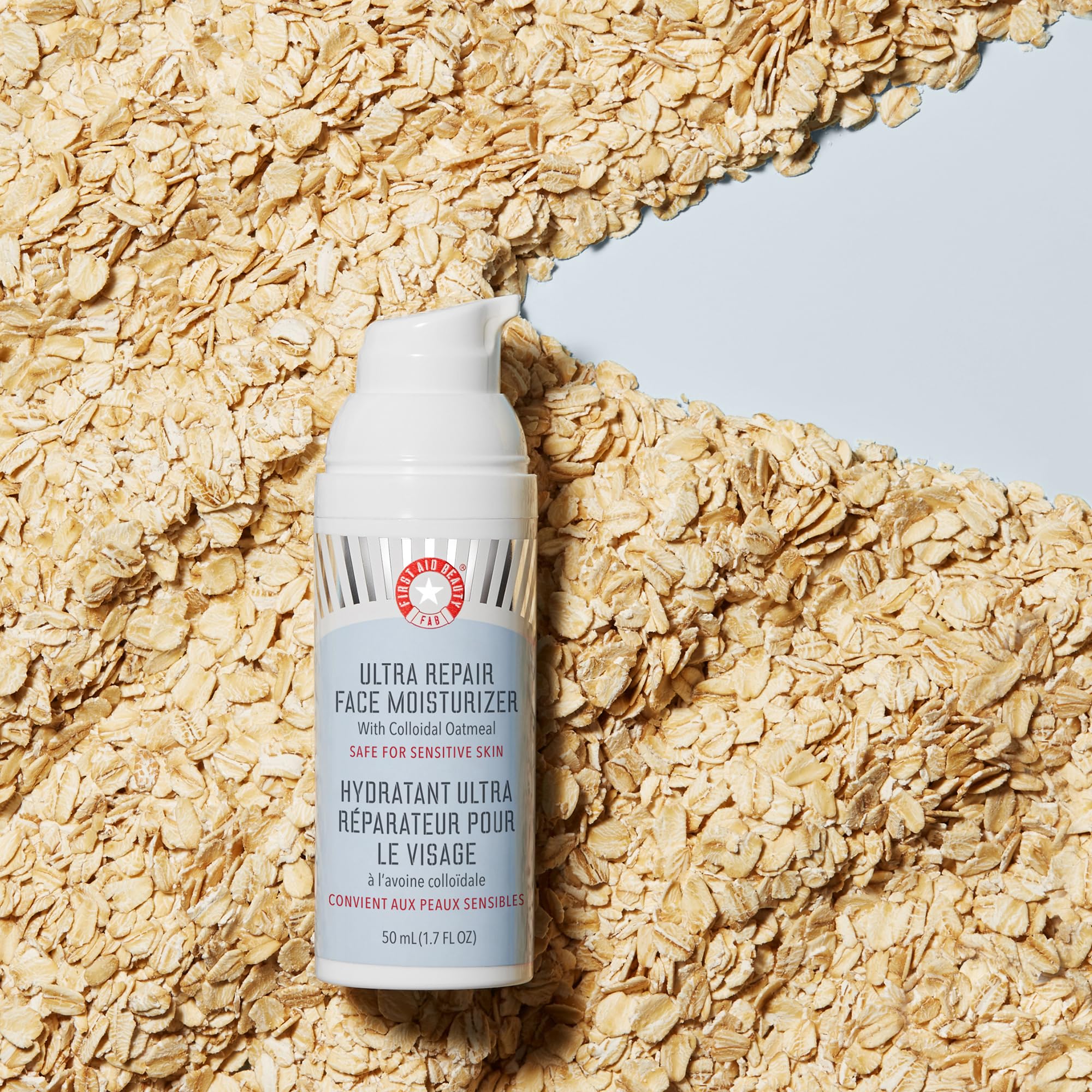 First Aid Beauty Ultra Repair, envase de 1.7 oz para uso diario.