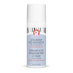 First Aid Beauty Ultra Repair, botella con pompa para hidratación diaria de la piel.