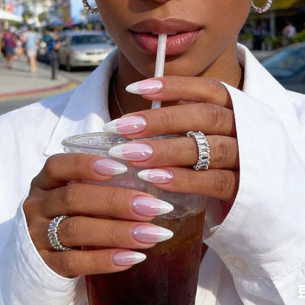 Contenido del kit FJSMTOPl con 24 piezas para manicura rápida en casa.