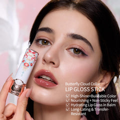 Aplicación suave en los labios con Flower Knows Butterfly Cloud Collar.