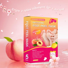 FUNNIR pies con mascarilla exfoliante, imagen de uso en casa para resultados suaves.