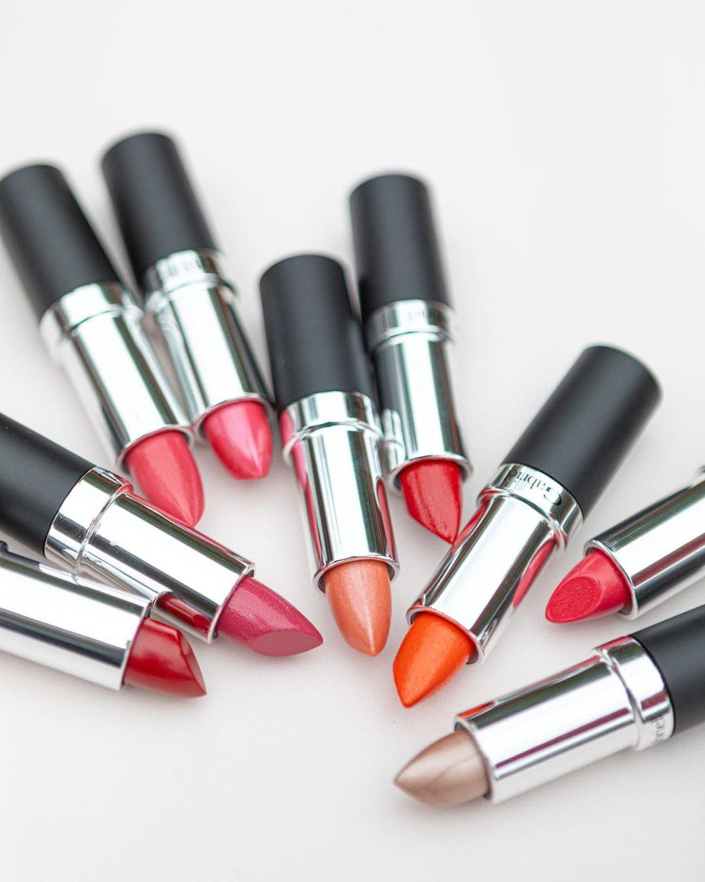 Gabriel Cosmetics Lipstick Aurora textura-satinada desliza con comodidad.