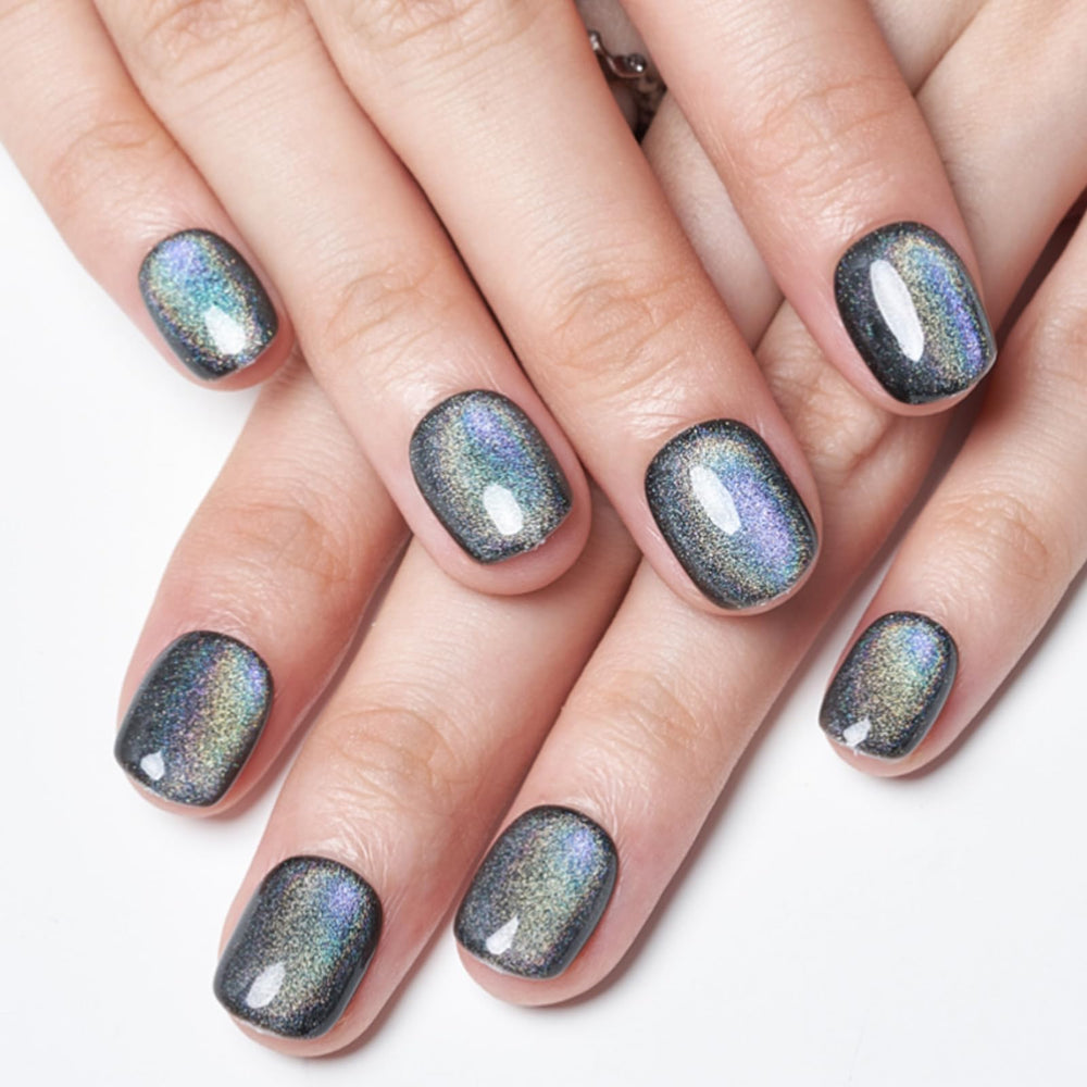 Glamermaid long-lasting press-on nails maintain shine through daily activities