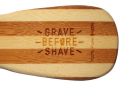 Cerdas de jabalí salvaje en el cepillo Grave Before Shave para masaje y exfoliación