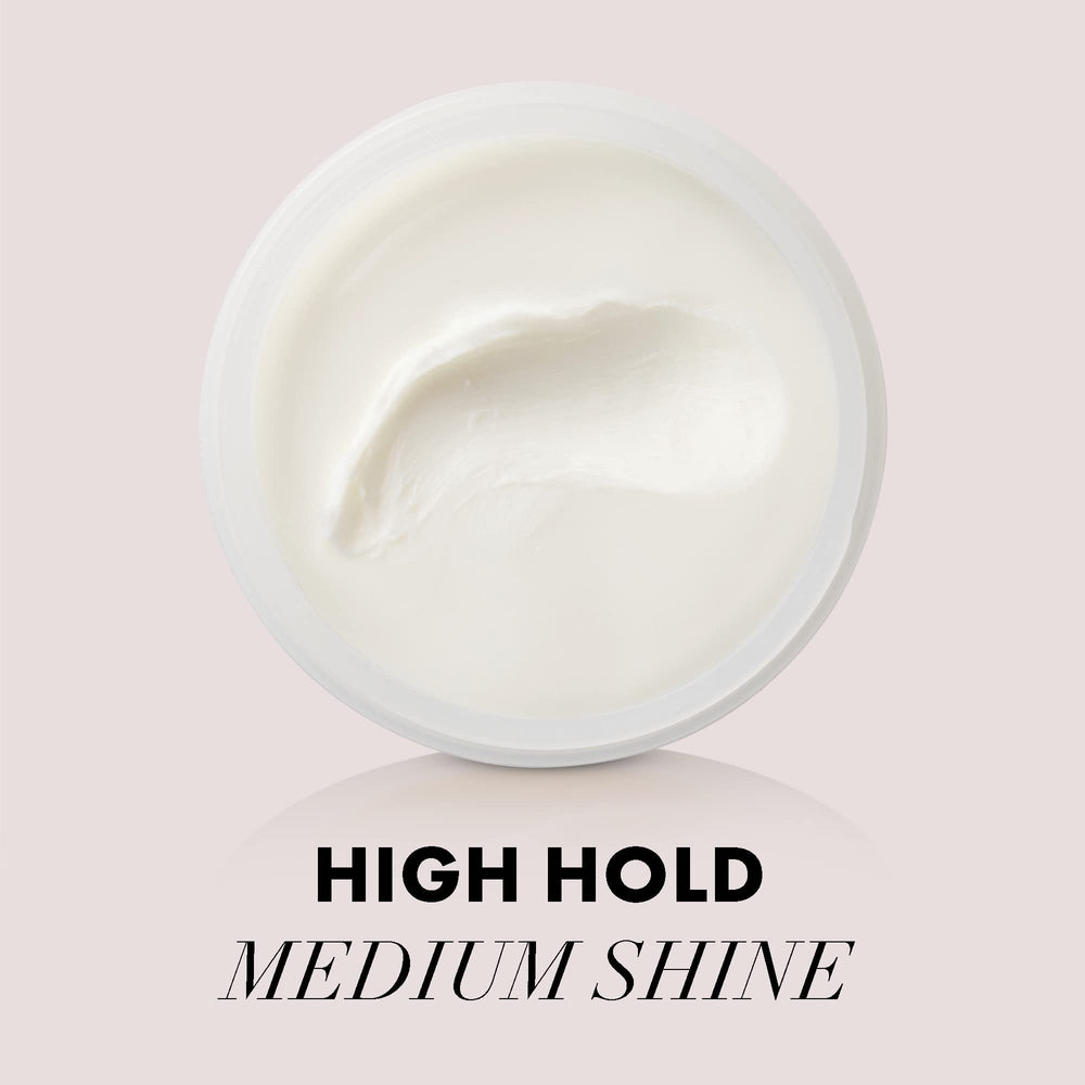 Cabello de todo tipo fijado con Gravity Paste para un look definido