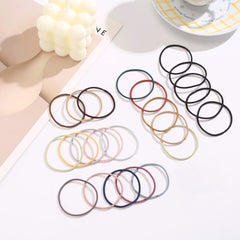 Goma Helamvly 2 mm x 4 cm para peinados versátiles.