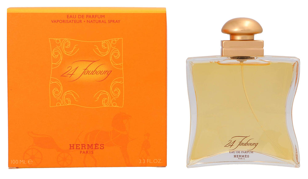 Hermès 24 Faubourg spray application, fine mist ideal for daily chic.
