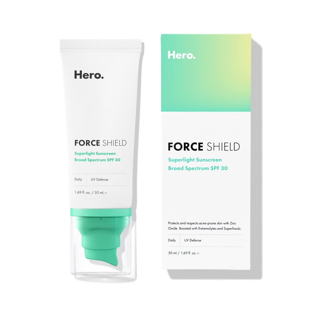 Hero Cosmetics Force Shield Superlight: textura gel-crema ligera para uso diario en rostro.