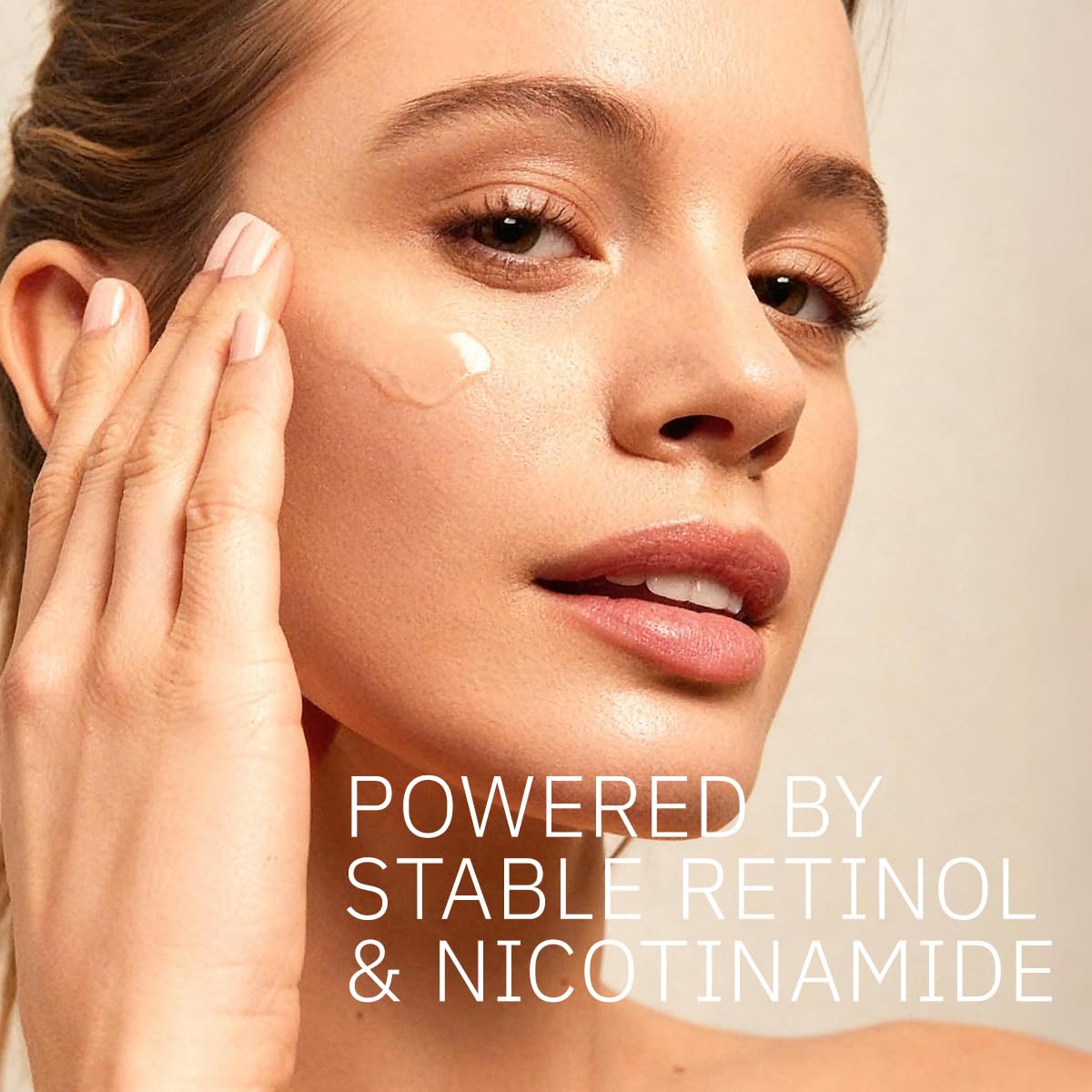 HKH aplicación del serum en rostro y cuello: piel suave y luminosa.