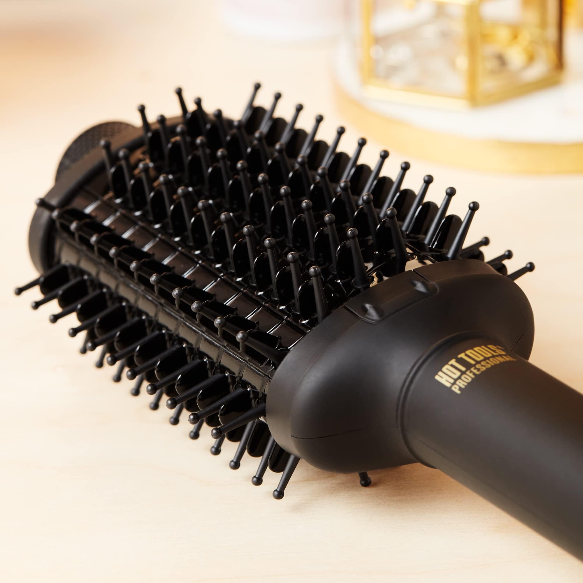 Hot Tools Pro Artist Fibras Smoothflow con carbón activado Refresh³MAX suavizan y pulen el cabello.