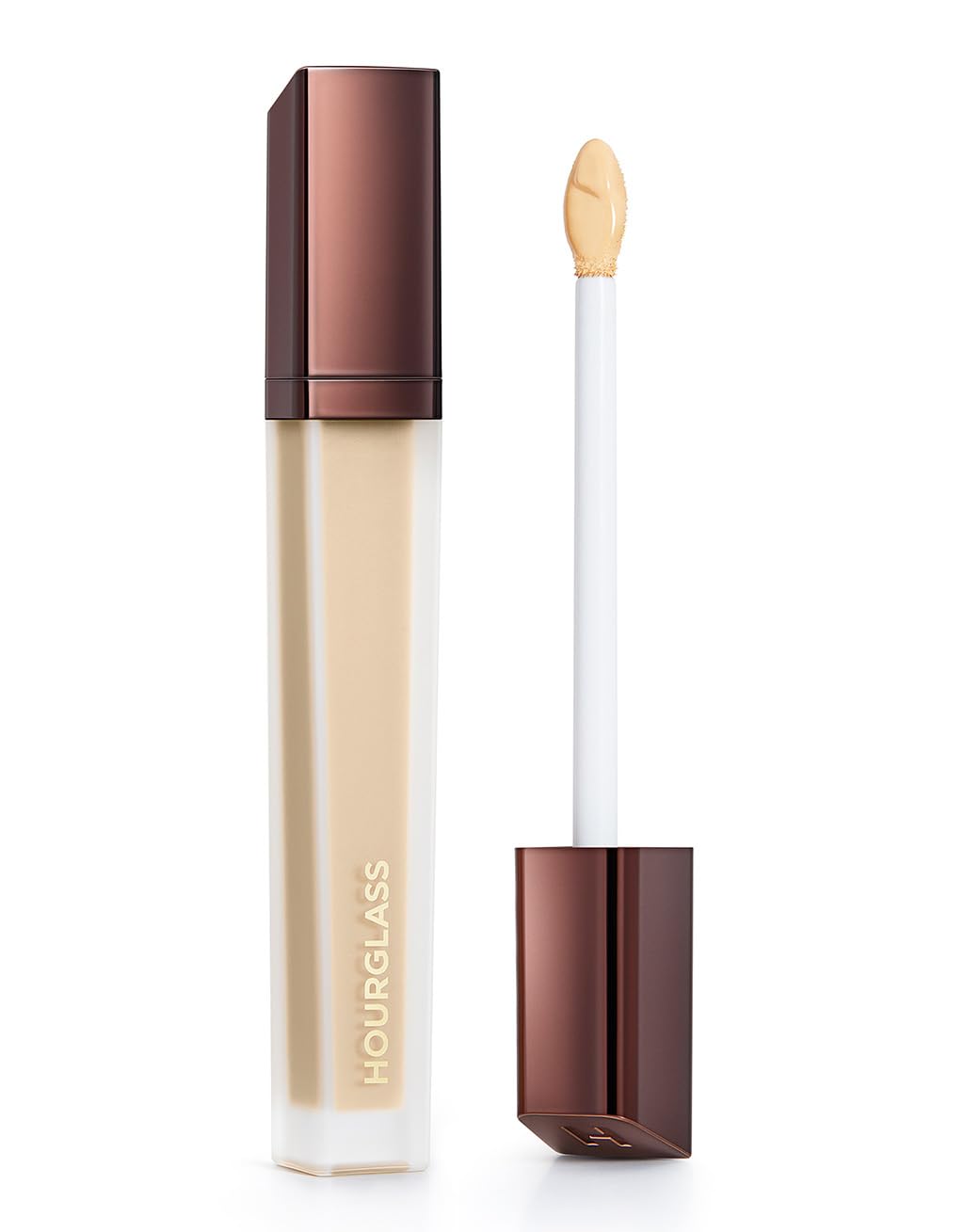 Hourglass Vanish Airbrush Concealer: empaque compacto ideal para retoques diarios.