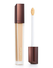 Hourglass Vanish Corrector: tubo con cobertura ligera para un acabado suave