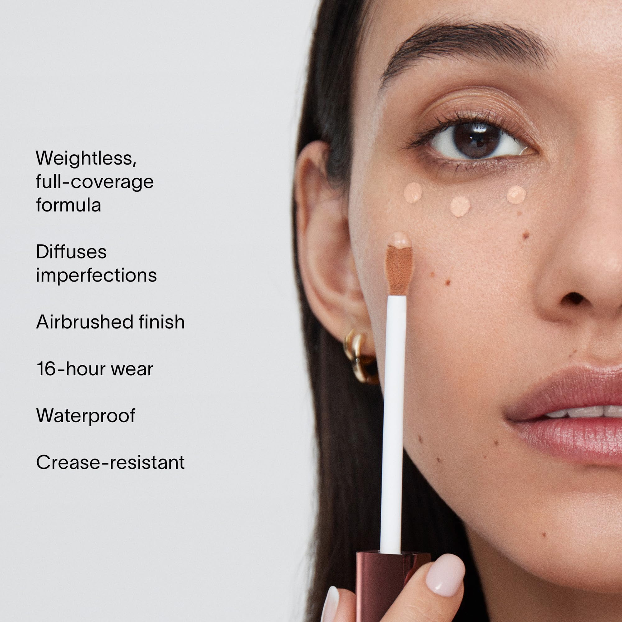 Hourglass Vanish Corrector: textura cremosa que se funde con la piel