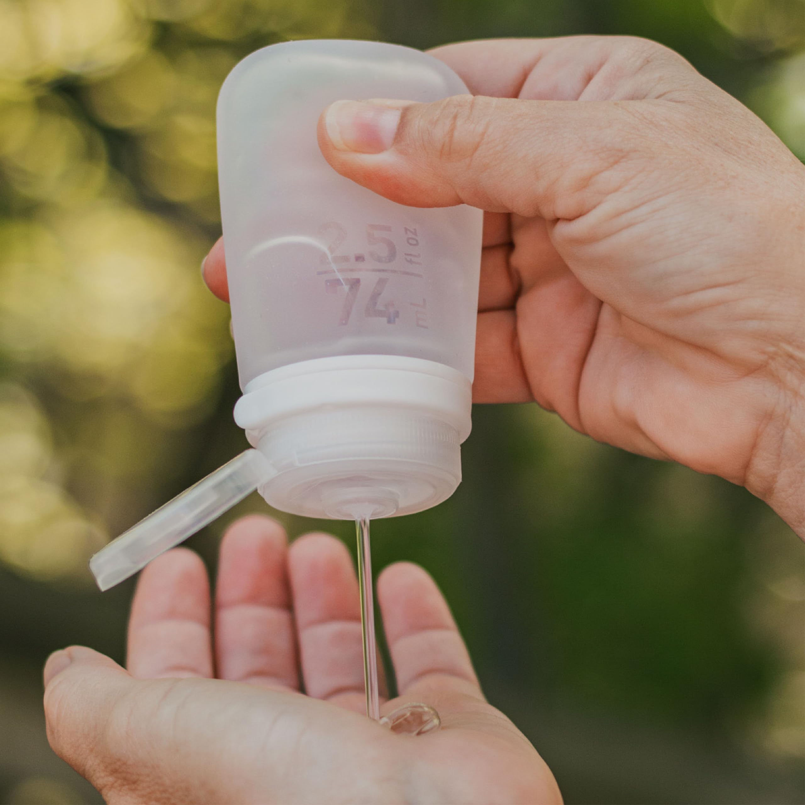 Material apto para alimentos en GoToob+, libre de BPA y ftalatos.