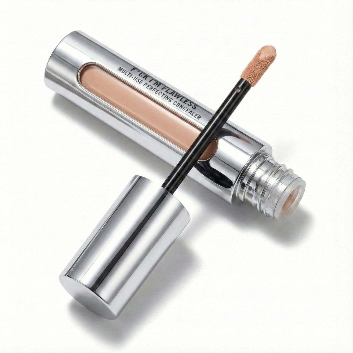 Corrector Il Makiage I’M FLAWLESS 3.5 en empaque compacto para retoques.