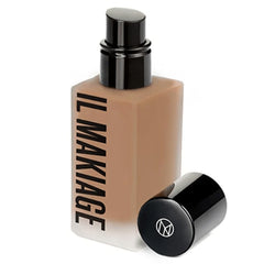 Il Makiage Woke Up Like This Base 130 en botella, acabado natural y cobertura adaptable.