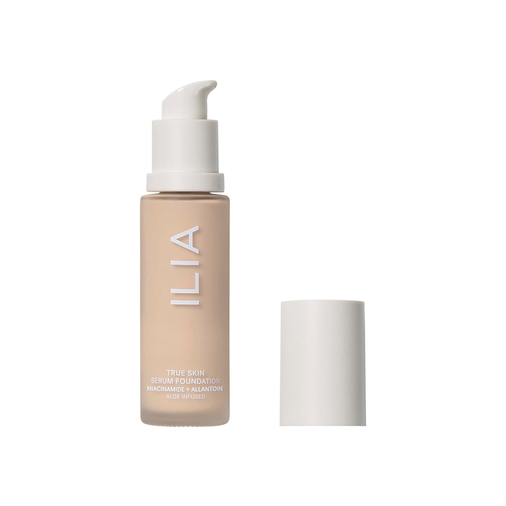 ILIA serum-base-botella: botella elegante para aplicación suave y acabado natural