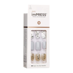 Aplicación fácil de uñas imPRESS sin pegamento en gris corto.