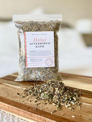 Bano herbal posparto de In His Hands para relajar y apoyar la recuperación posparto