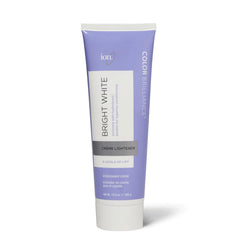 Ion Bright White Creme Lightener, botella, aplicación suave y precisa para cabello claro.