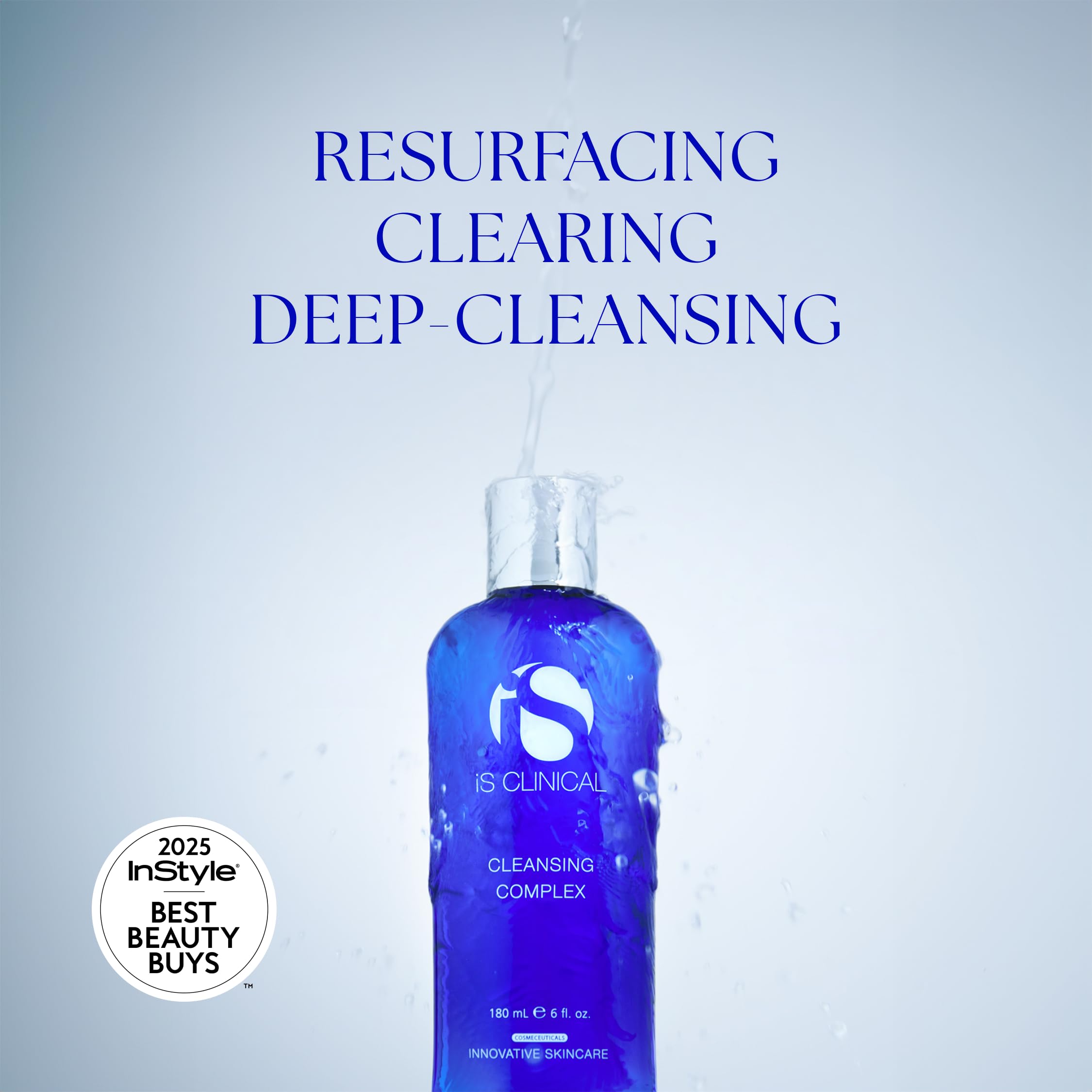 iS CLINICAL Cleansing Complex dispensador-bomba facilita uso diario