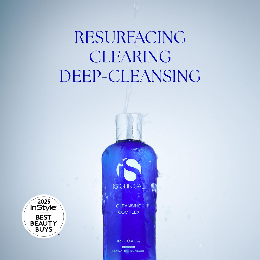 iS CLINICAL Cleansing Complex dispensador-bomba facilita uso diario