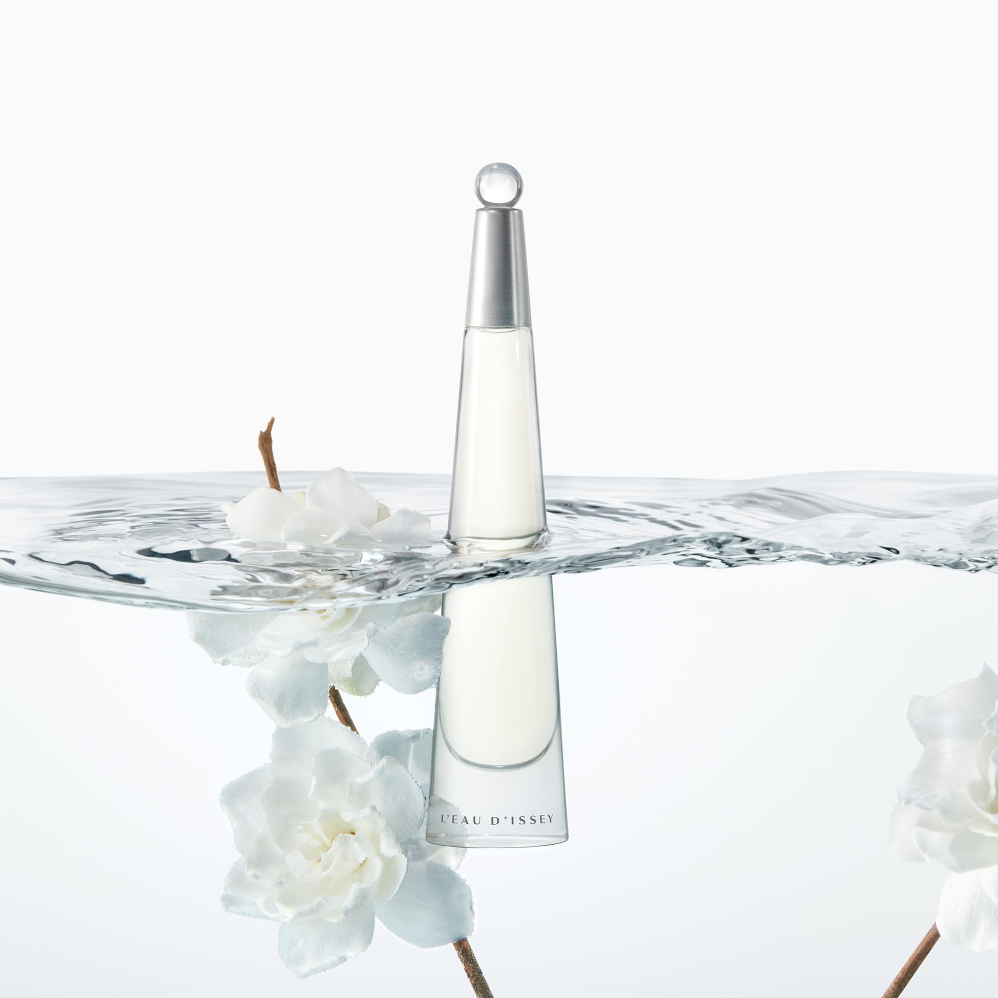 Issey Miyake L'Eau d'Issey: embalaje regalo, opción ideal para sorprender.