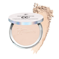It Cosmetics CC+ Airbrush poudre finissante dans le compact pour un teint homogène.