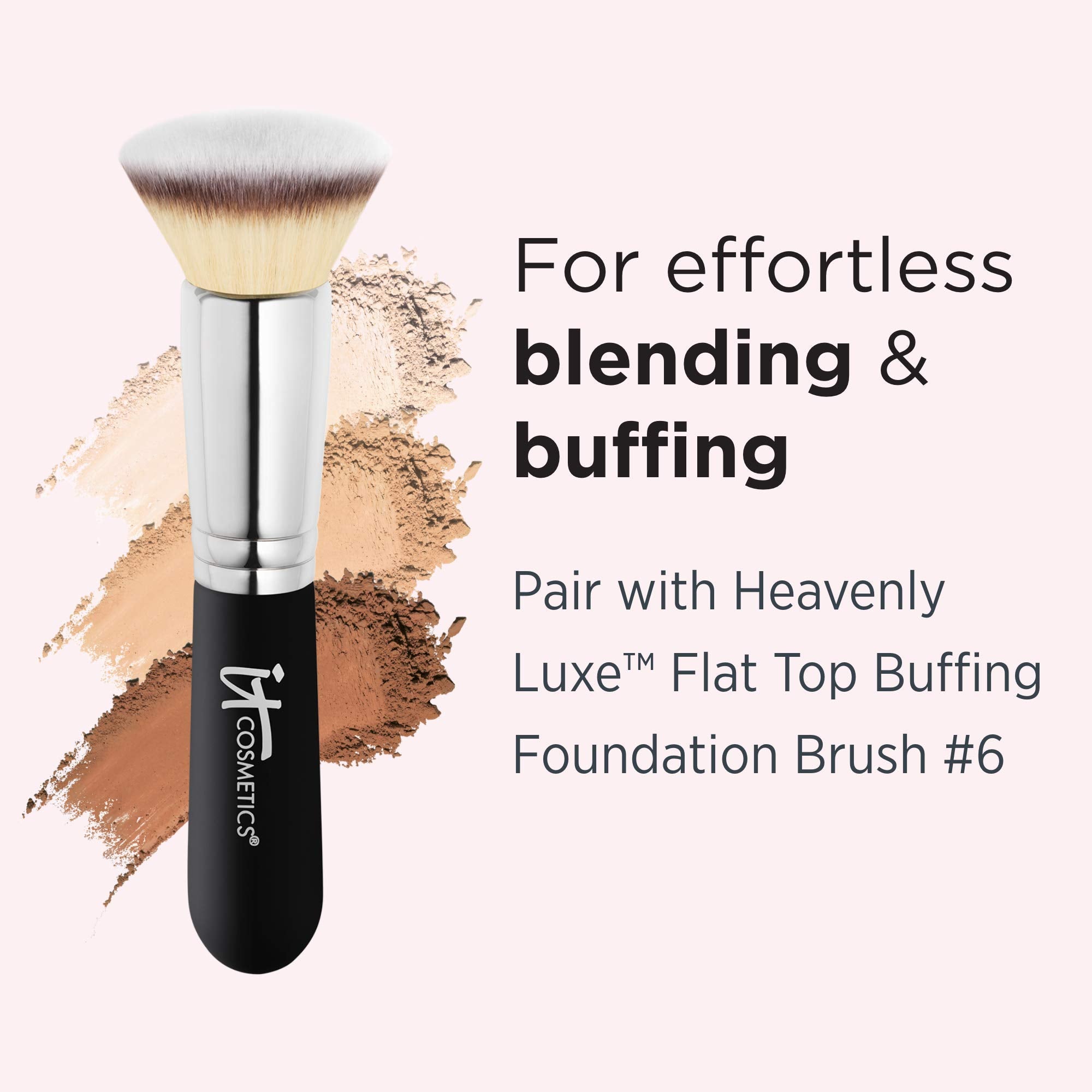 IT Cosmetics Celebration Foundation Illumination aporta brillo natural para aspecto más joven